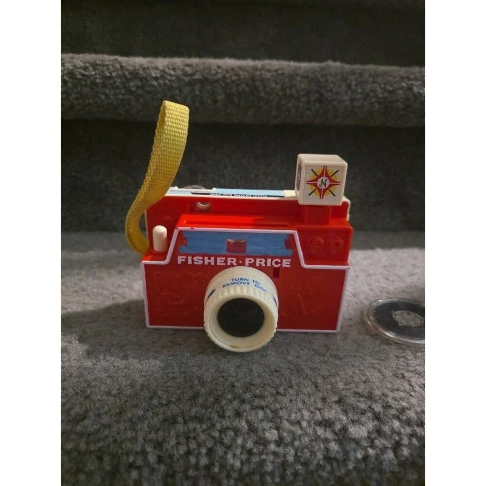 Fisher-Price Classic Changeable Picture Disk Camera With One Disc!